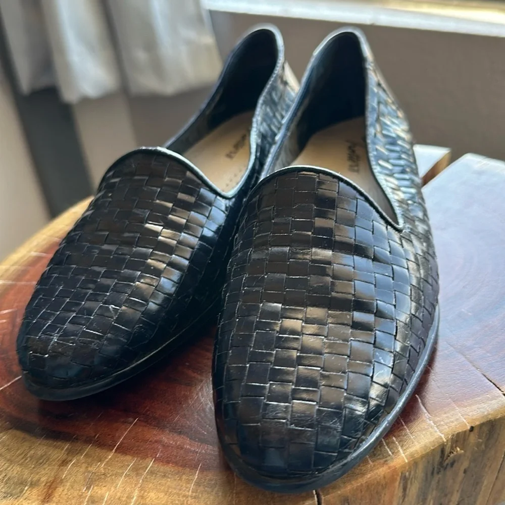 Trotters Liz navy blue weave leather slip-on loafers 7M